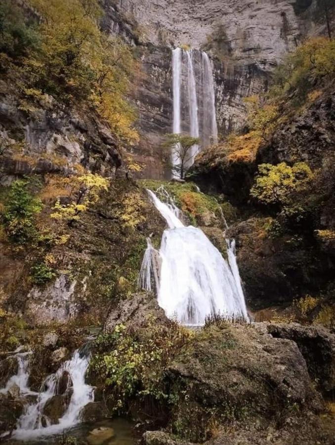 RióparNinfa De La Sierra公寓 外观 照片